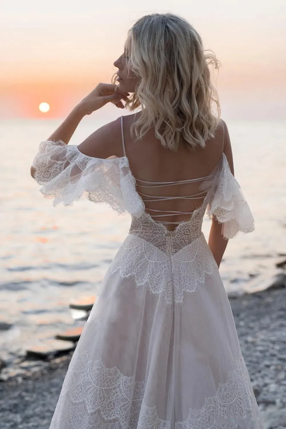 Bohemian Beach Lace A Line Wedding Dresses Spaghetti Straps Tulle Applique Sweep Train Boho Wedding Dress Bridal Gowns robe de mariée