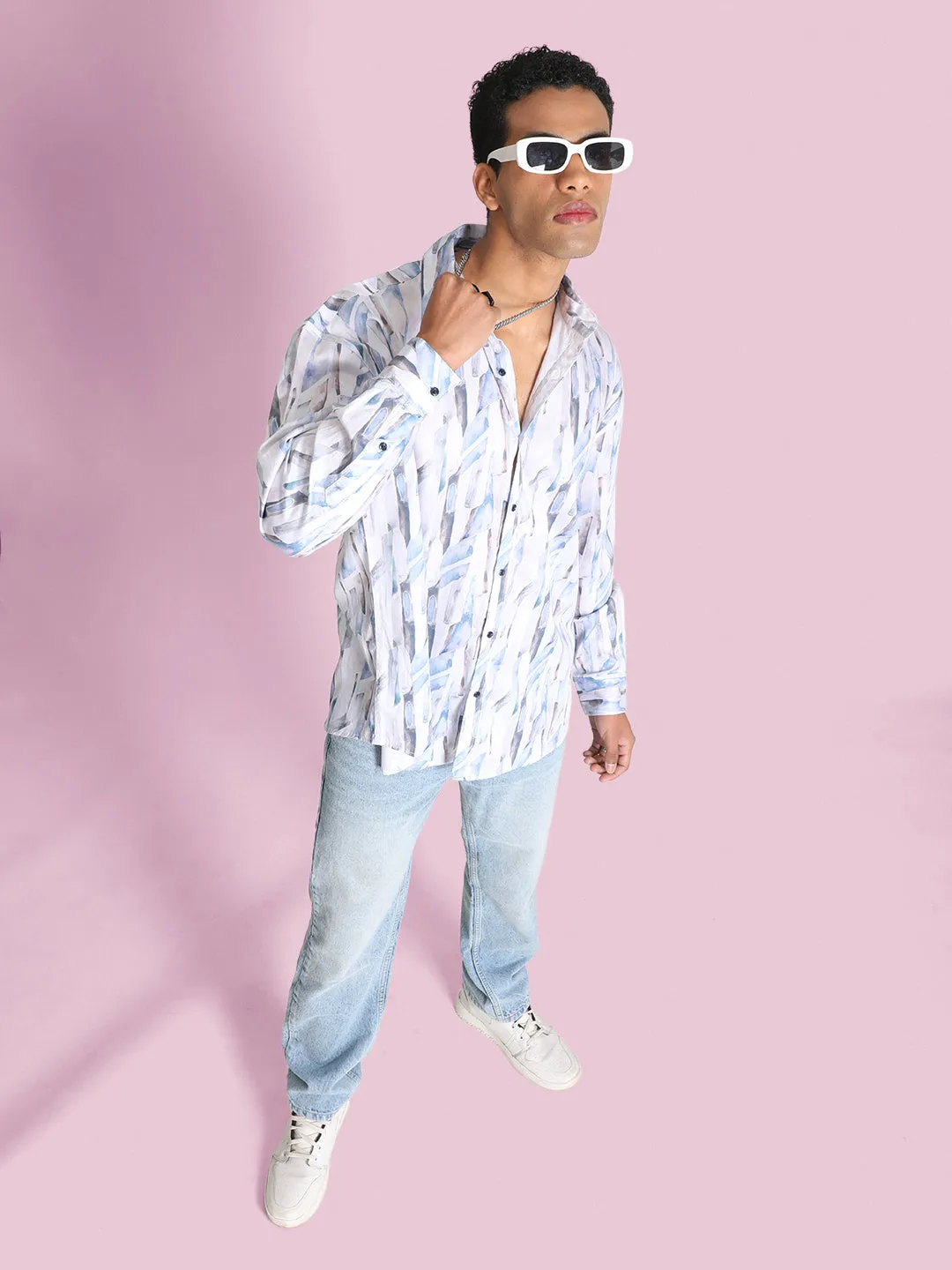Men White/Blue Regular fit Printed Casual Shirt