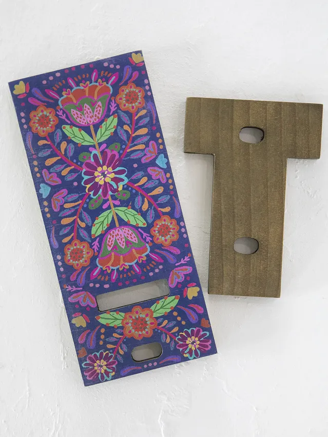 Natural Life Wooden Phone Stand