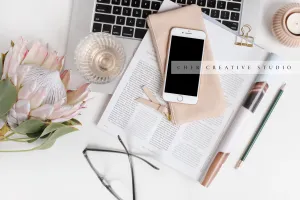 Protea, Wine & Smartphone