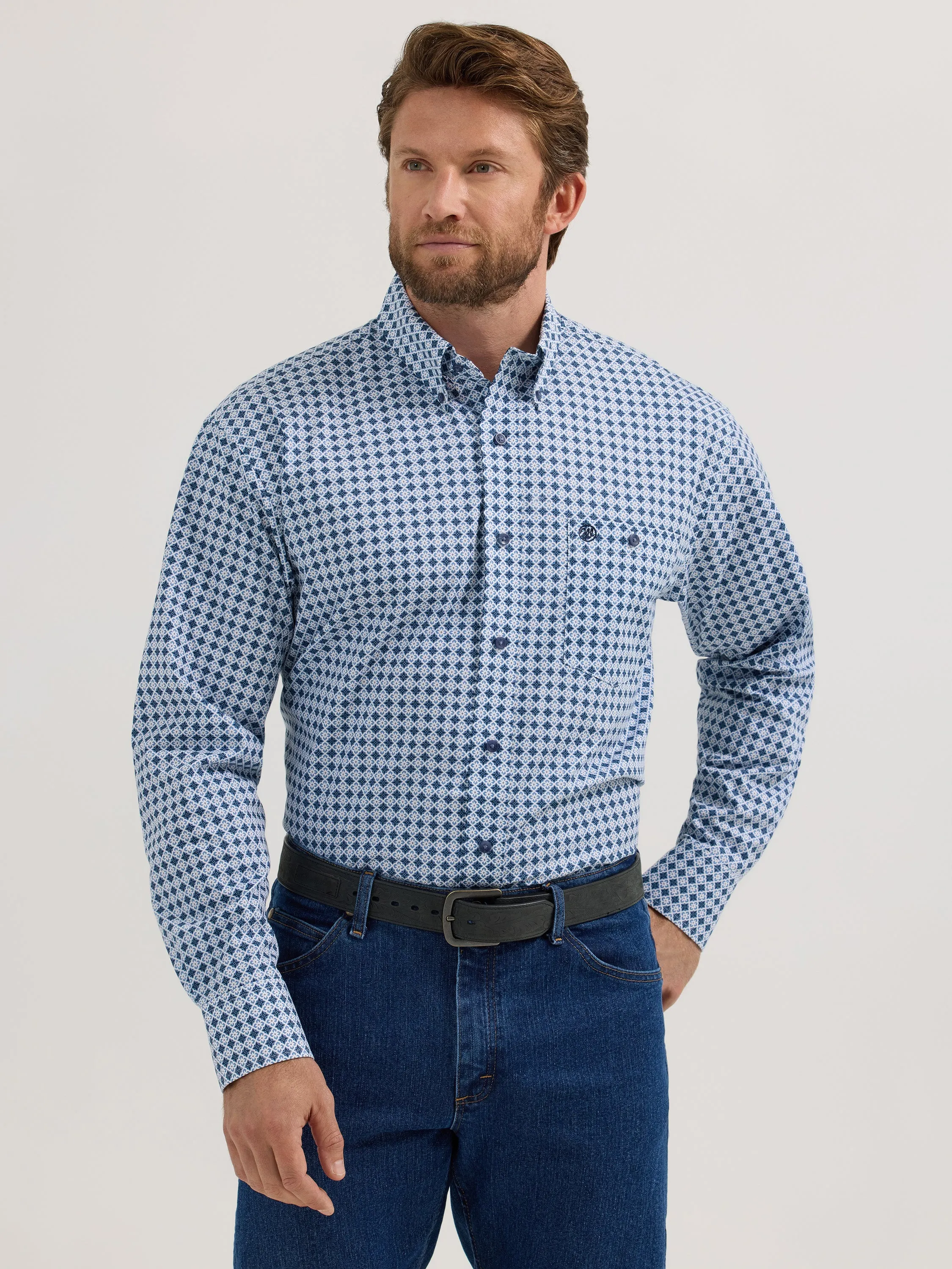 Wrangler Men's Blue/White Geometric Print Classic Button-Down Shirt